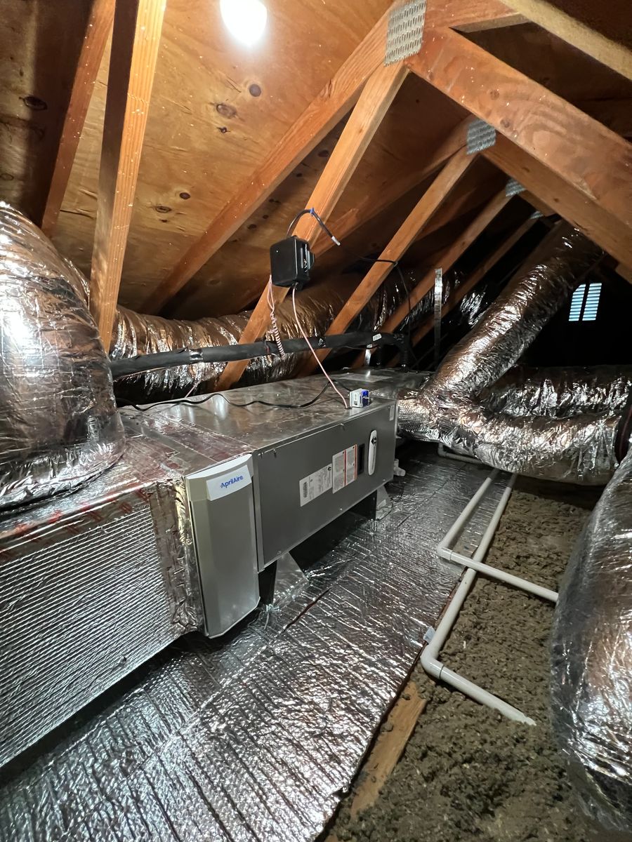 Honest HVAC technician providing AC repair diagnostics in Riverside, Southern California